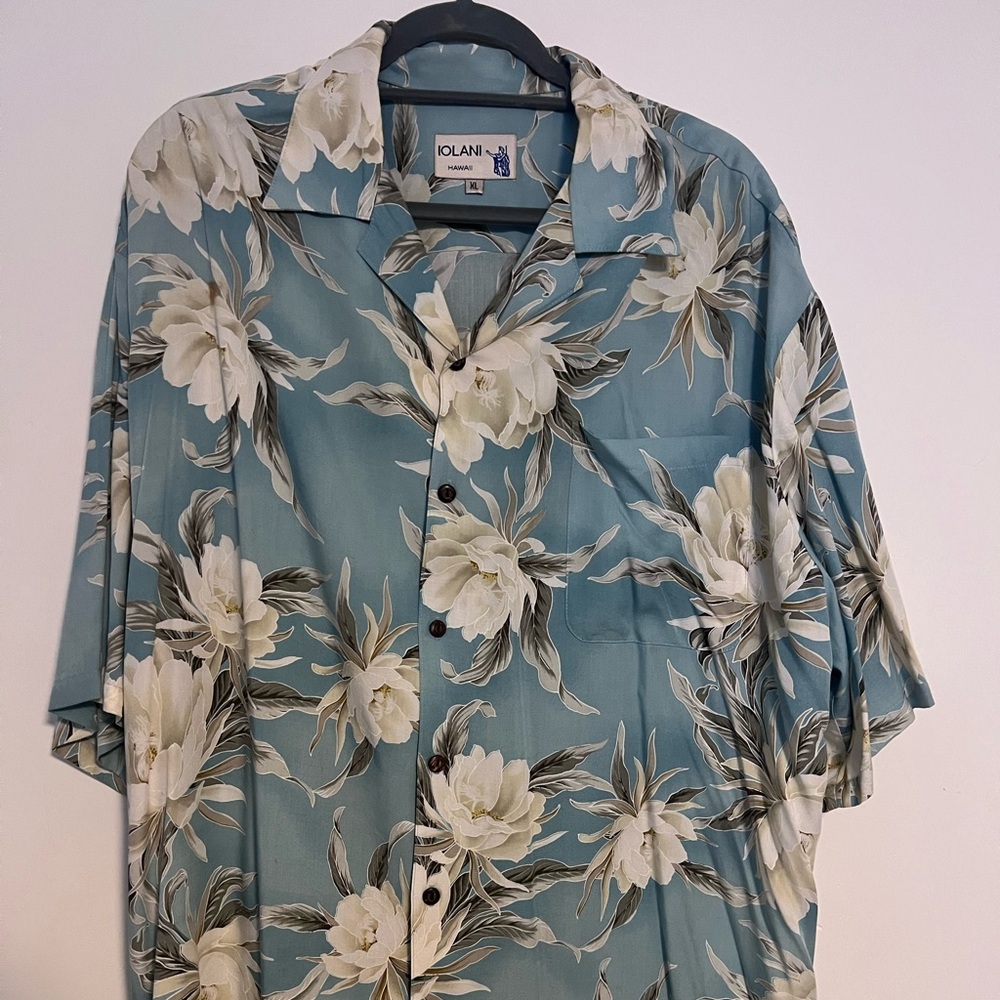 Iolani size XL Aloha shirt from Maui.